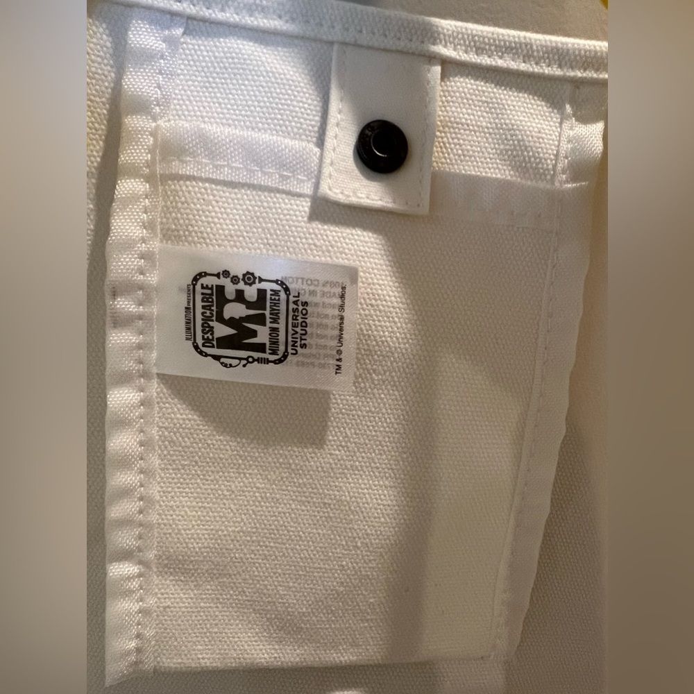 Nwot Universal Studios Despicable Me Minions Canv… - image 7